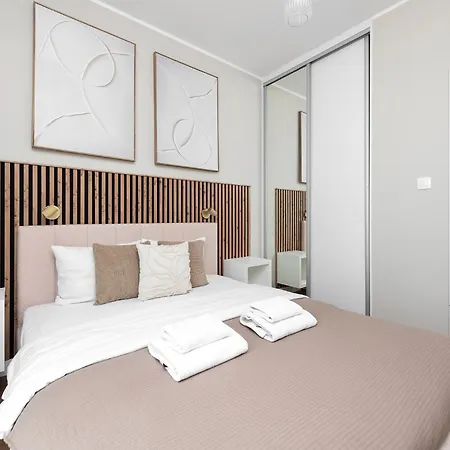 Neartopl Rakowicka Family Apartment